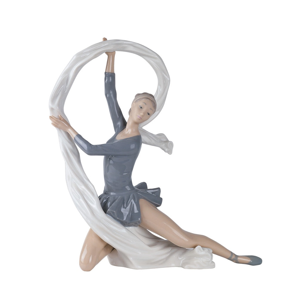 Nao by Lladro Dancer With Veil Figurine