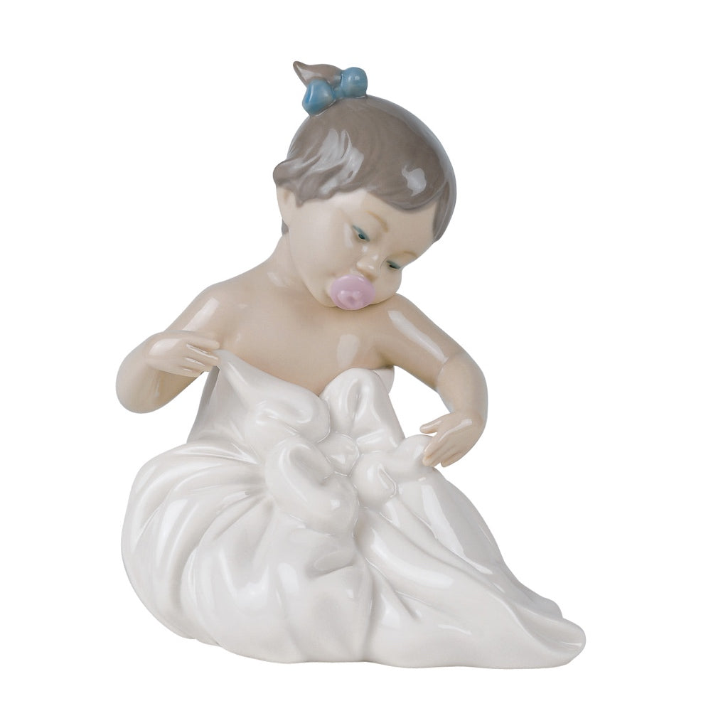 Nao by Lladro My Blanky! Figurine