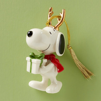 Lenox Snoopy With Gift Ornament
