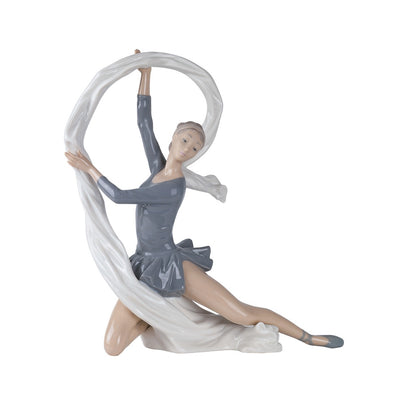 Nao by Lladro Dancer With Veil Figurine