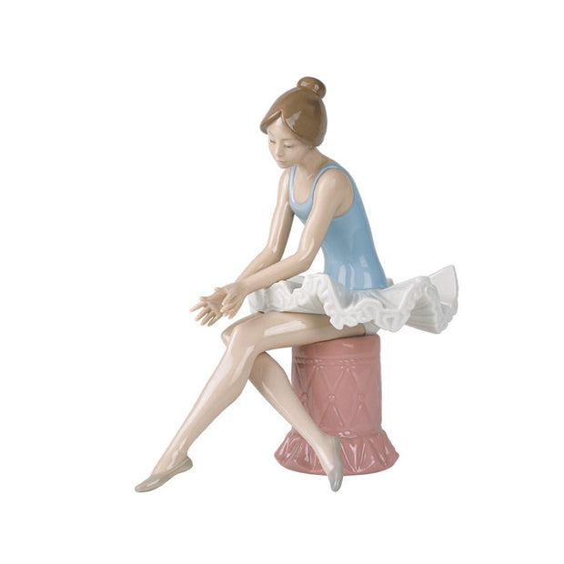 Nao by Lladro Sitting Ballet Dancer Figurine