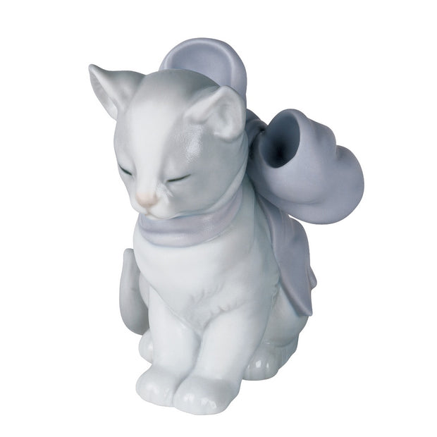 Nao by Lladro Kitty Present Figurine