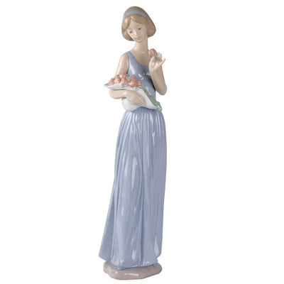 Nao by Lladro My Little Bouquet Figurine