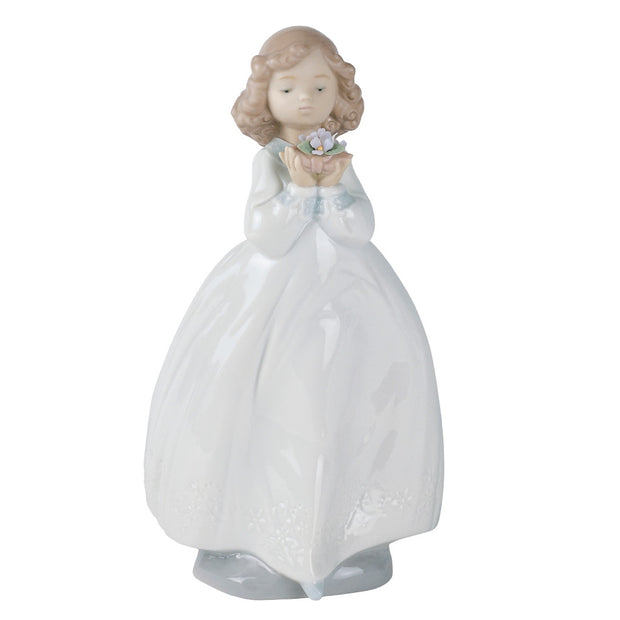 Nao by Lladro The Flower Girl Figurine
