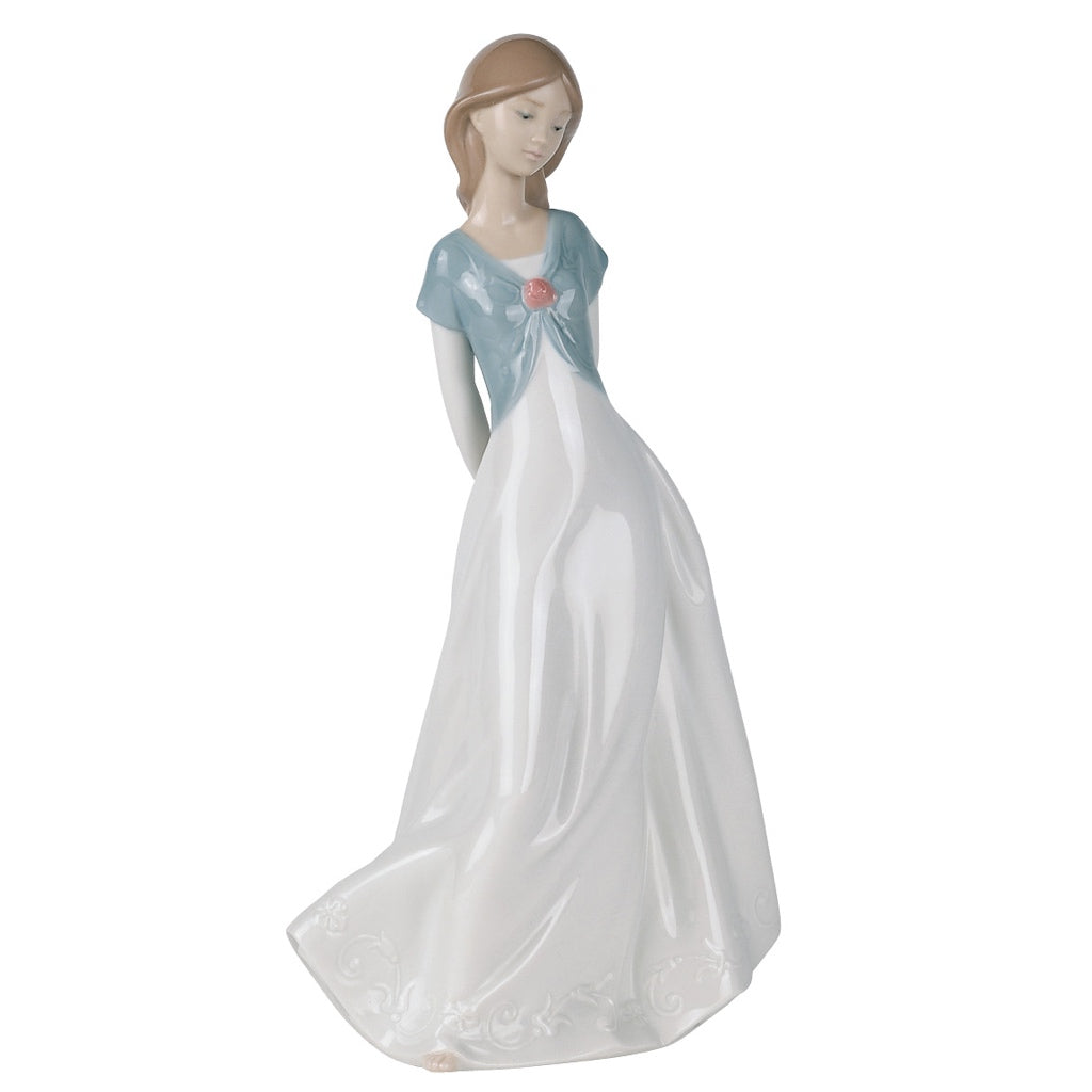 Nao by Lladro Truly In Love Figurine