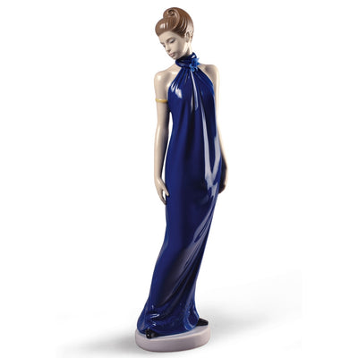 Nao by Lladro Elegance Figurine (Special Edition)