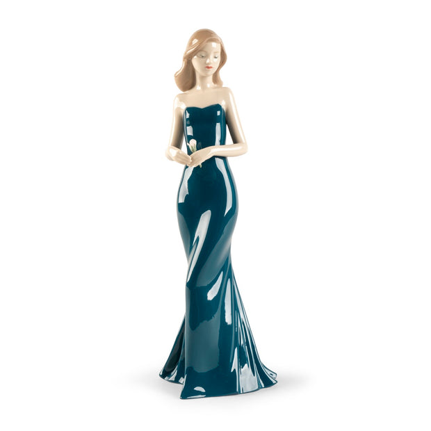 Nao By Lladro The Elegance Of A Rose (Blue)